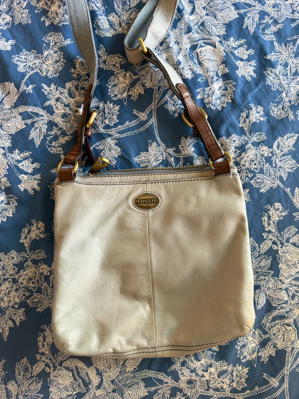 Fossil light grey Leather Shoulder Bag